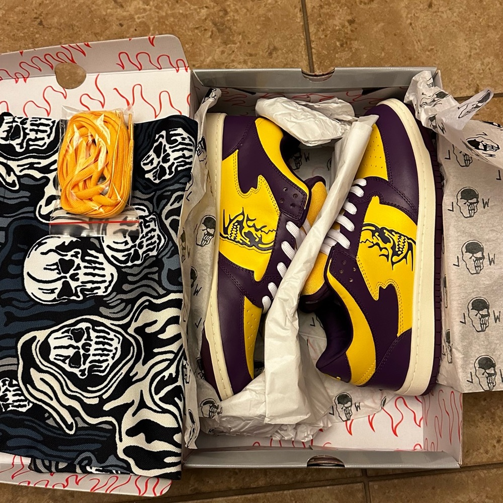Ds warren lotas size 11.5 “LA” colorway